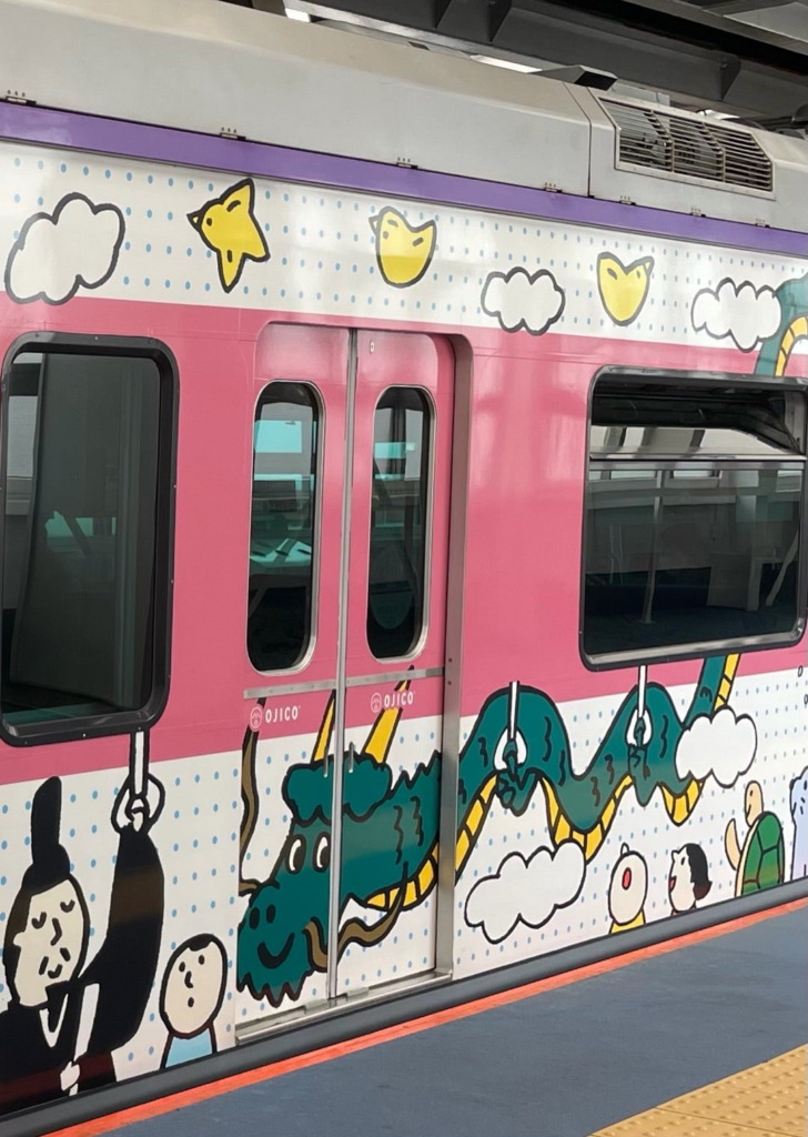 湘南モノレール車両に描かれた龍神様のイラスト