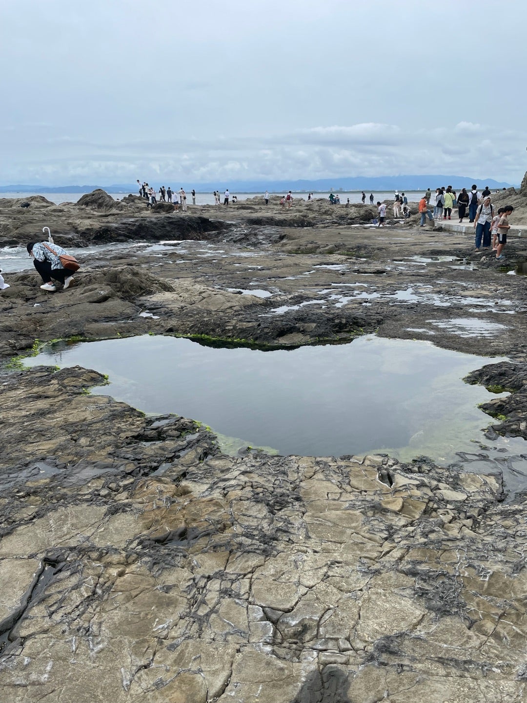 稚児ヶ淵　海岸の岩場が浸食されて形成された　