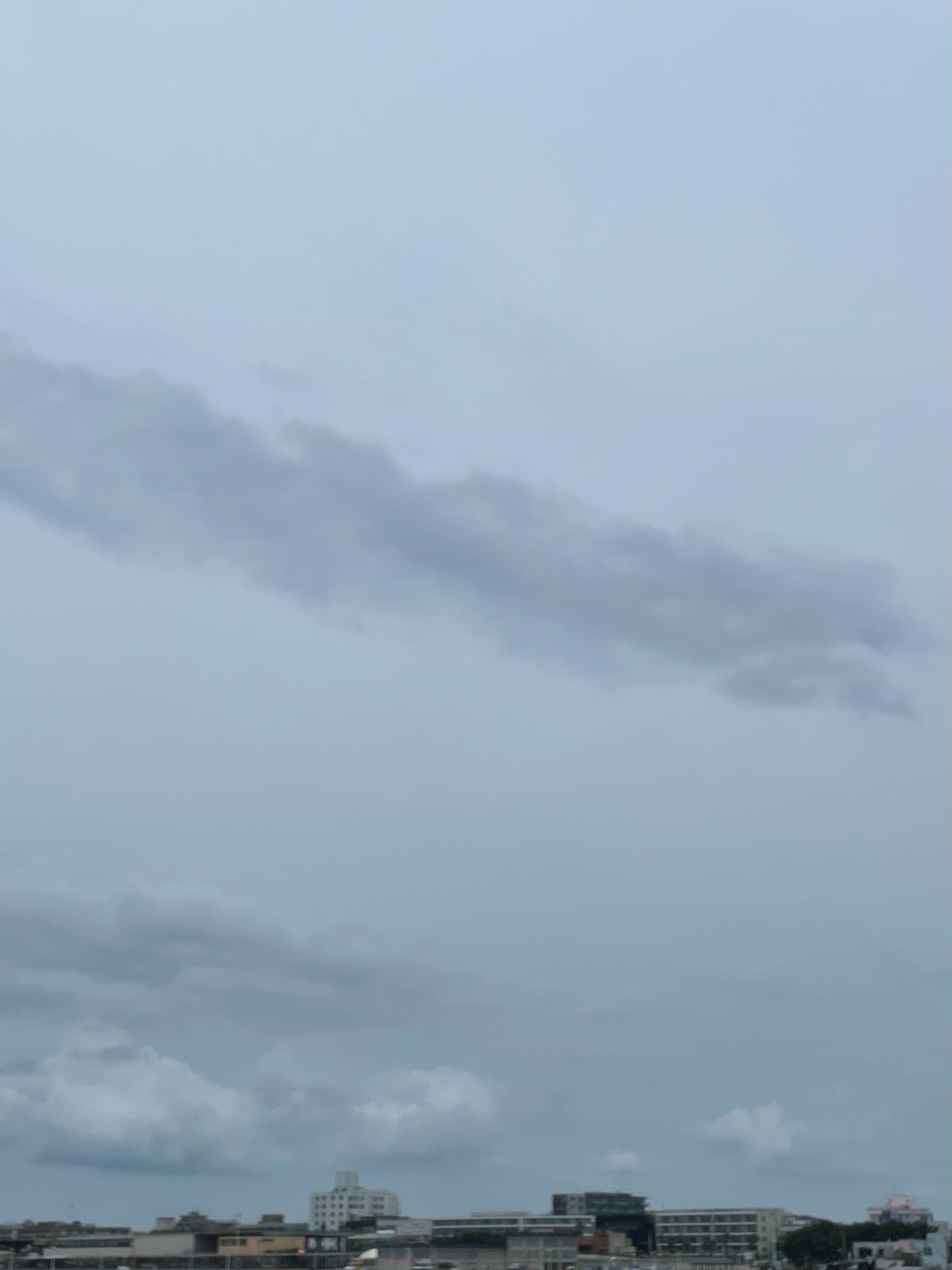 江の島大橋から見えた龍雲　今日は一日曇天のまま